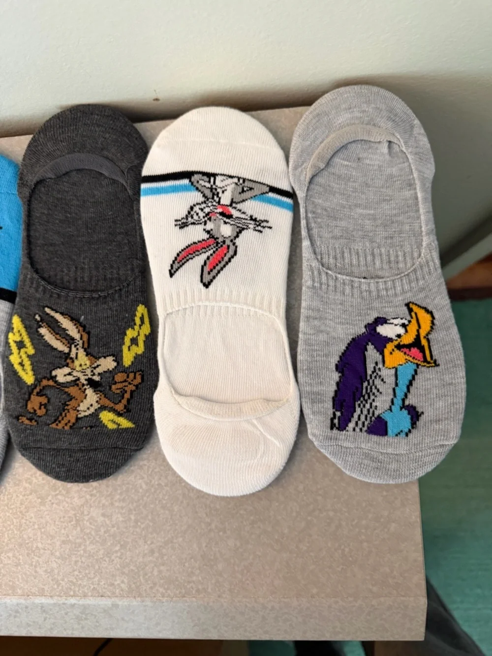 9-pairs Looney Tunes No-Show Socks Tweety, Bugs & Friends - Multi Color FUN